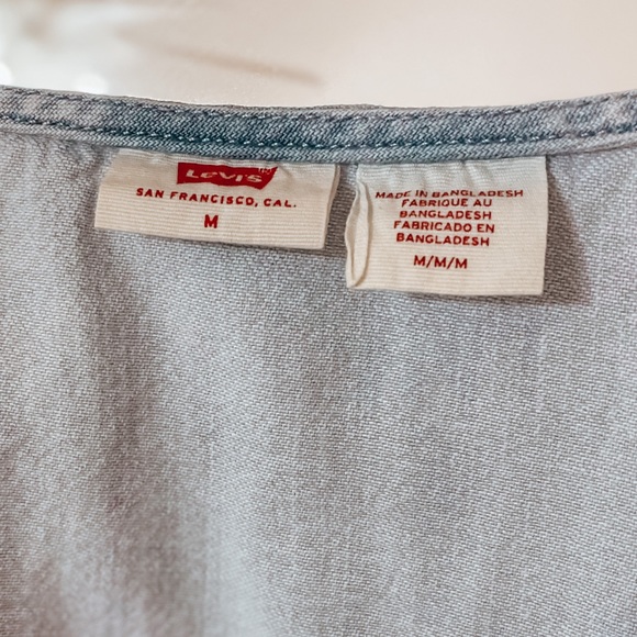 Levi’s Denim Blouse - Picture 3 of 4